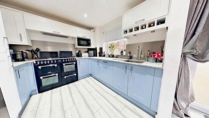 3 Bedroom Terraced House For Sale In Hillview Place, Broxburn, EH52