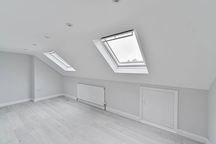 1 Bedroom Flat To Rent In Gilbey Road, Tooting Broadway, London, SW17