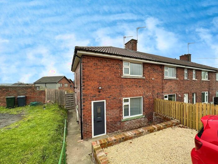 3 Bedroom Semi-Detached House To Rent In Oakdale Road, Rotherham, South Yorkshire, S61