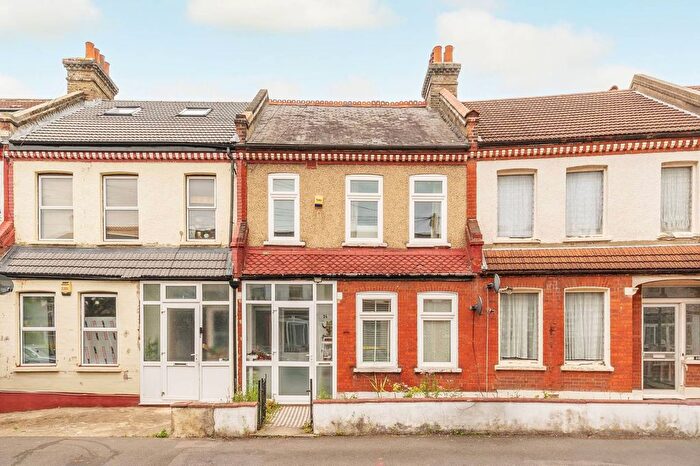 3 Bedroom Property To Rent In Silverleigh Road, Mitcham, Thornton Heath, CR7