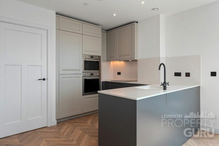 2 Bedroom Flat To Rent In Royal Exchange, Kingston, Kingston Upon Thames, KT1