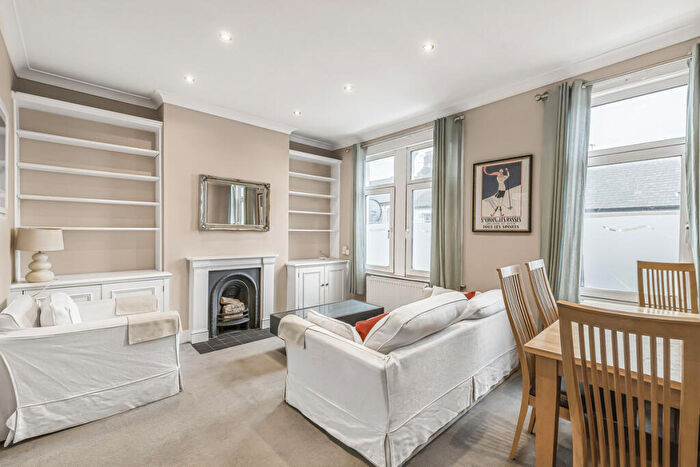 3 Bedroom Flat For Sale In Plough Road, London, SW11