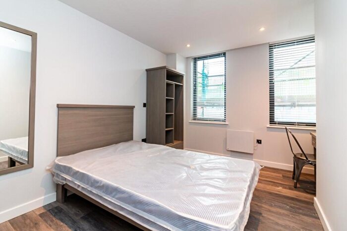 1 Bedroom Flat To Rent In Howard Street, Nottingham, Nottinghamshire, NG1