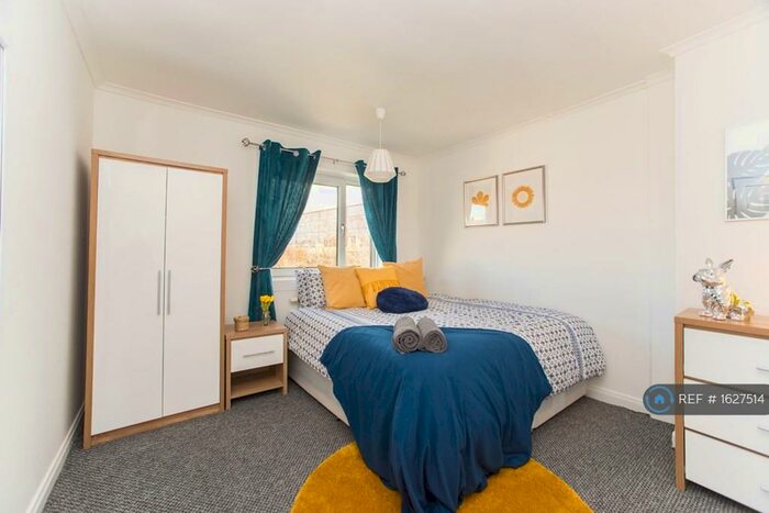 2 Bedroom Terraced House To Rent In Kenmar Terrace, Hamilton, ML3