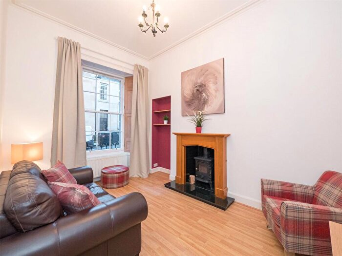 2 Bedroom Flat To Rent In Grove Street, Edinburgh, EH3