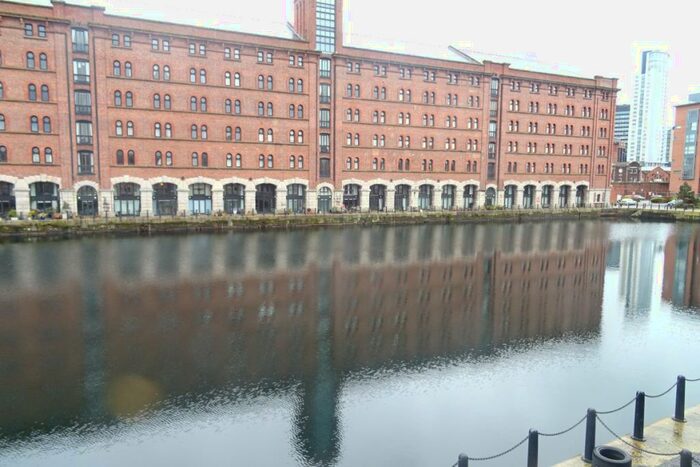 2 Bedroom Apartment To Rent In Waterloo Quay, L3