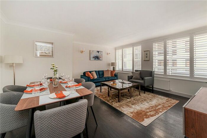 3 Bedroom Flat To Rent In Clarges Street, Mayfair, London, W1J