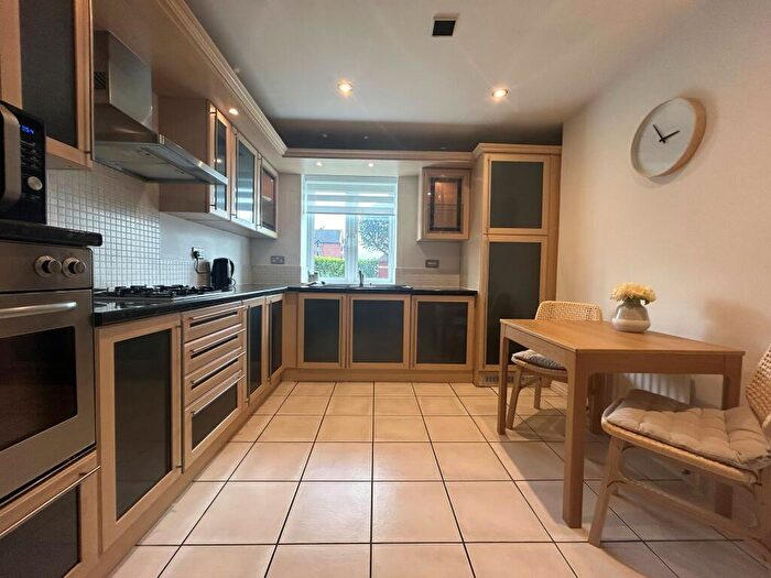 2 Bedroom Apartment To Rent In Quebec Quay, L3