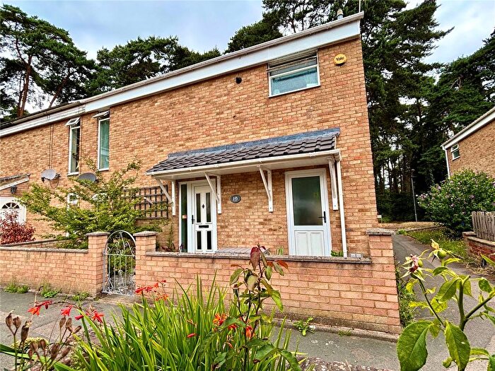 3 Bedroom Semi Detached House For Sale In Dryden, Bracknell, Berkshire, RG12