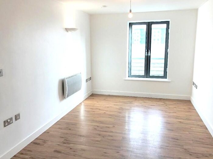 1 Bedroom Flat To Rent In Wolverhampton Street, Walsall, WS2