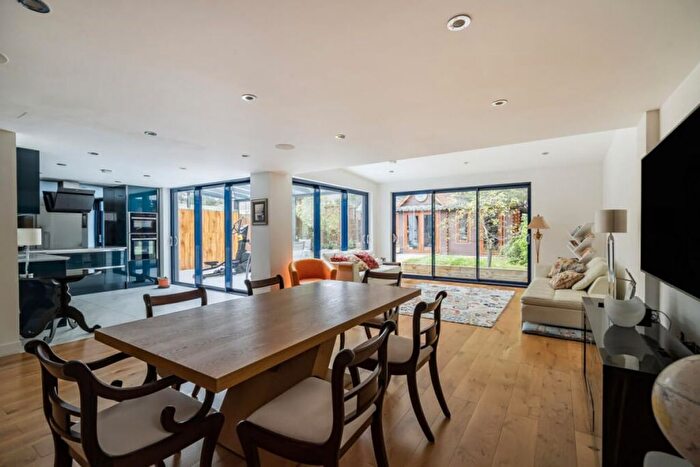 4 Bedroom Detached House For Sale In Southwold, Bracknell, RG12