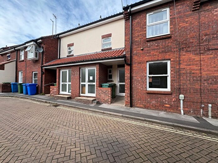 1 Bedroom Flat To Rent In Grovehill, Hessle, East Yorkshire, HU13
