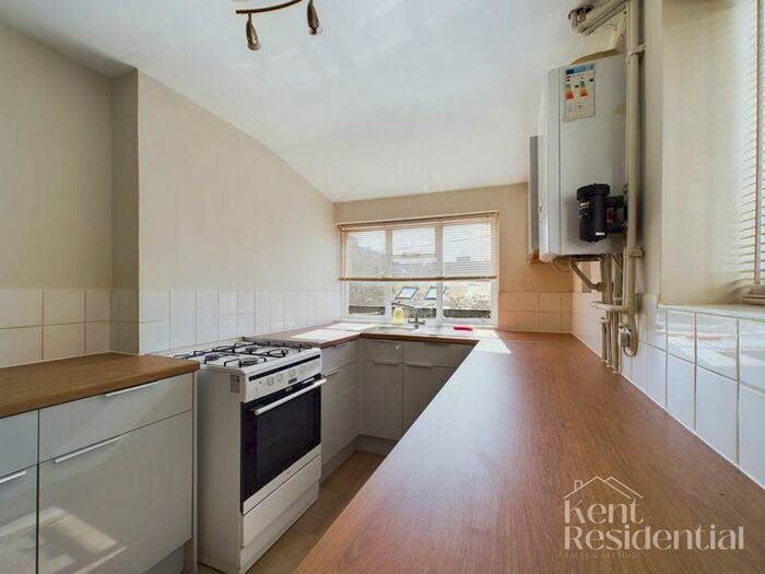 2 Bedroom Maisonette To Rent In Union Street, Maidstone, ME14
