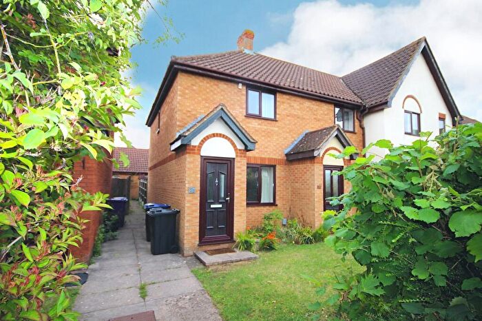 2 Bedroom End Of Terrace House For Sale In Tabbs Close, Letchworth Garden City, SG6