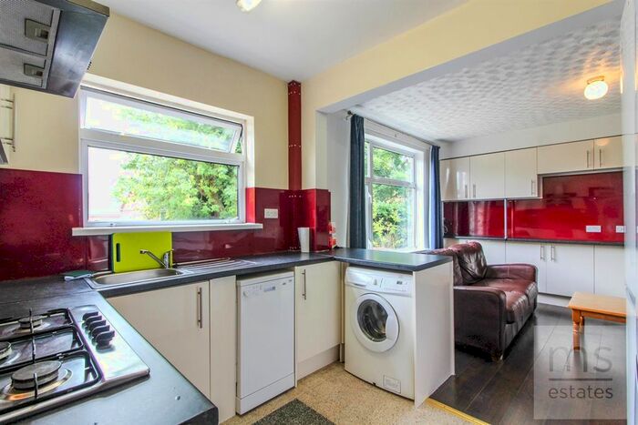 6 Bedroom Detached House To Rent In Rolleston Drive, Lenton, Nottingham, NG7