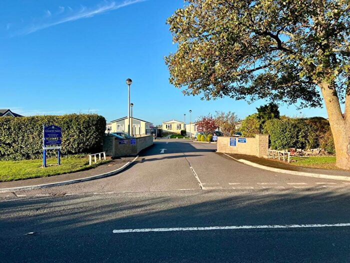 2 Bedroom Park Home For Sale In Meysey Hampton, Cirencester, GL7