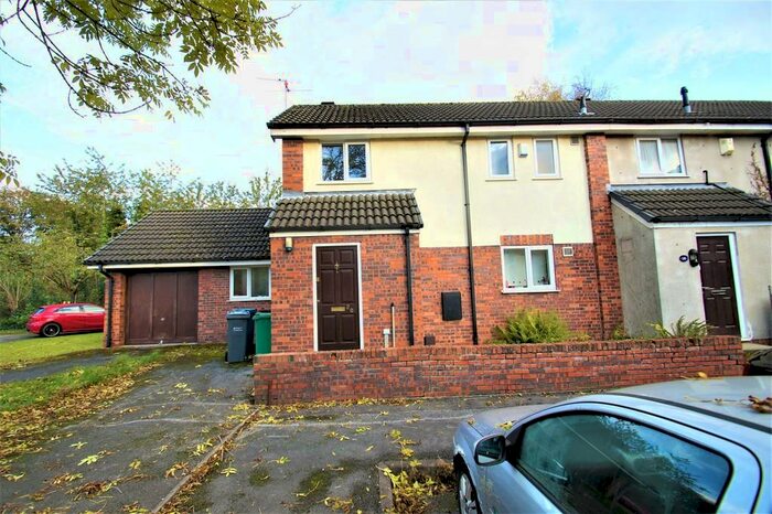 3 Bedroom Semi-Detached House To Rent In Redshaw Close, Fallowfield, M14