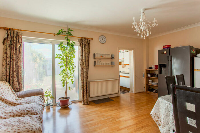 4 Bedroom Terraced House To Rent In Farrnace Road, Romford, Essex, RM6