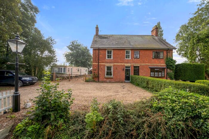 3 Bedroom Semi-Detached House For Sale In Gunby Road, Orby, PE23