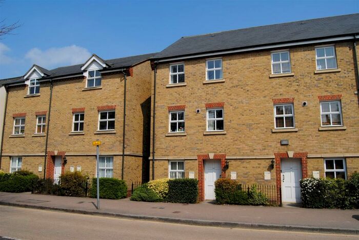 1 Bedroom Flat To Rent In High Street, Berkhamsted, HP4