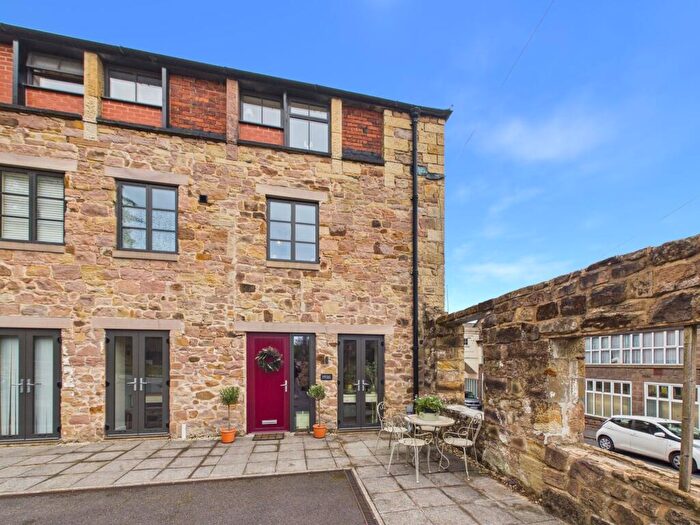 4 Bedroom End Of Terrace House For Sale In East Mill Close, Lea Bridge, DE4