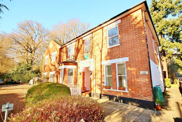 1 Bedroom Flat To Rent In Broomhall Road, Horsell, Woking GU21