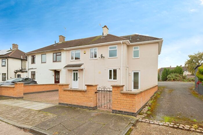4 Bedroom Semi-detached House For Sale In The Slade Greens, Leicester, LE2