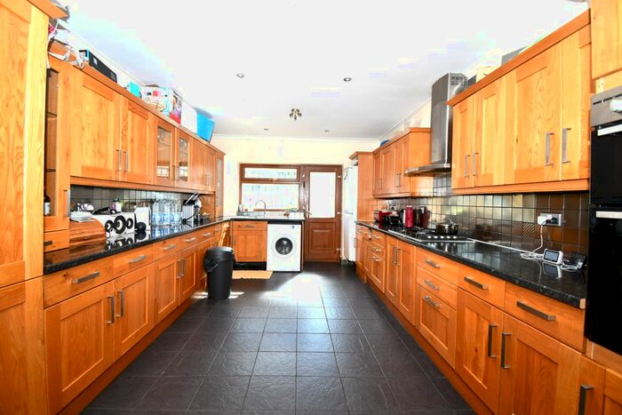 3 Bedroom Semi-Detached House To Rent In South Park Terrace, Ilford, IG1