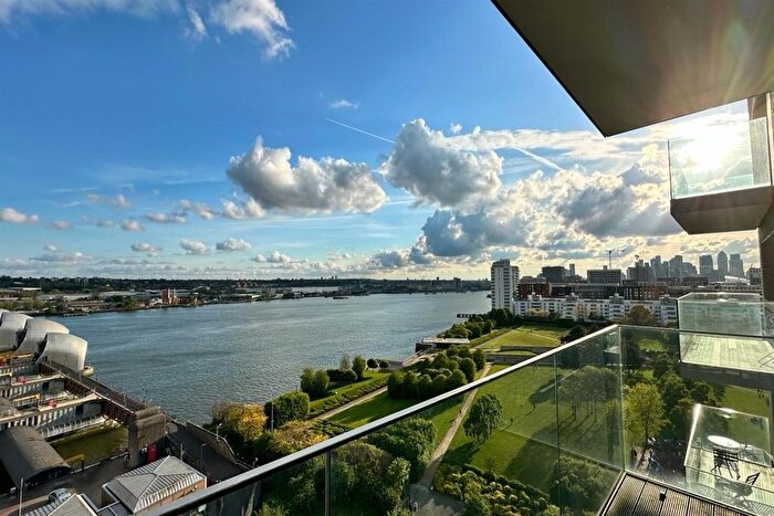 2 Bedroom Flat To Rent In Waterside Heights, Booth Road, Pontoon Dock, London, E16