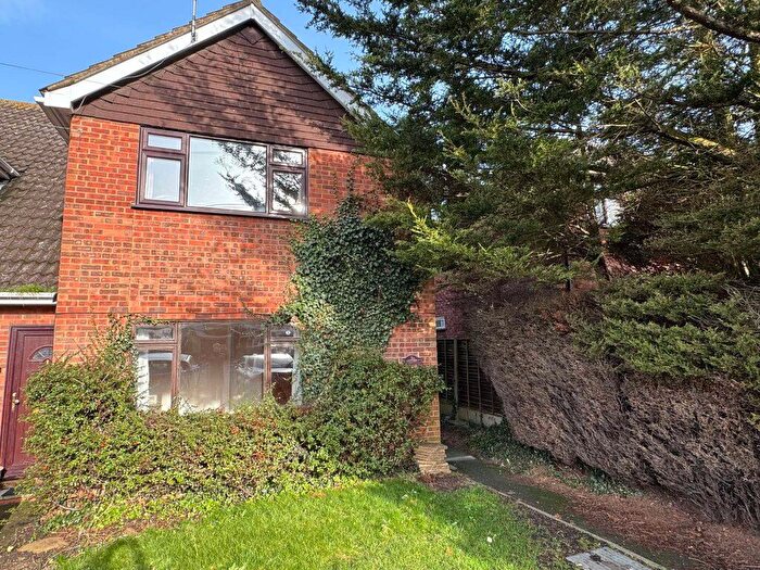 1 Bedroom Flat To Rent In St Davids Road Langdon Hills, SS16