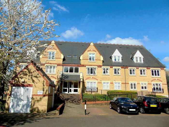 2 Bedroom Flat To Rent In Lancing House, Hallam Close, Watford, WD24