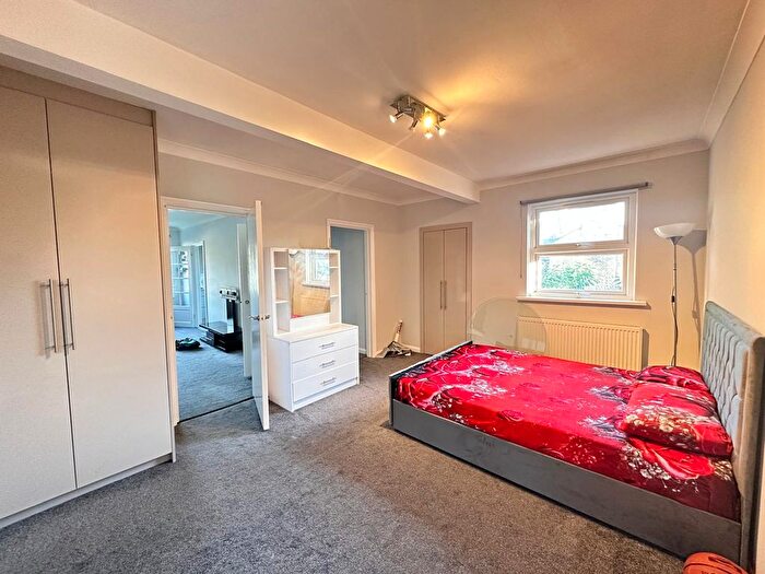 2 Bedroom Flat To Rent In Park Street, Colnbrook, Slough, SL3