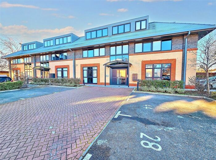 2 Bedroom Flat To Rent In River Court, Woking, Surrey, GU21