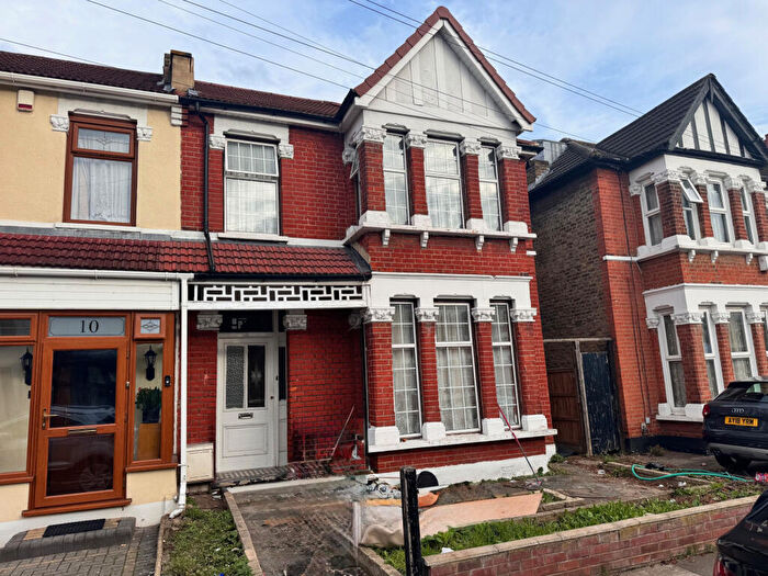 5 Bedroom End Of Terrace House To Rent In Audley Gardens, Ilford, Essex, IG3