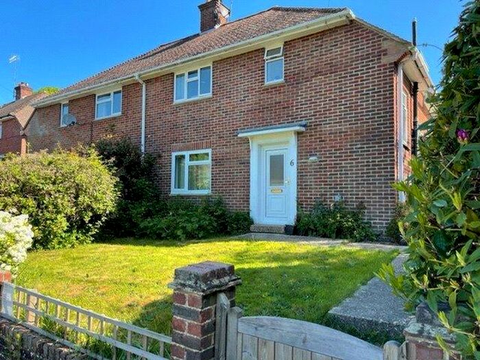 1 Bedroom Apartment To Rent In Blackwell Farm Road, East Grinstead, West Sussex, RH19