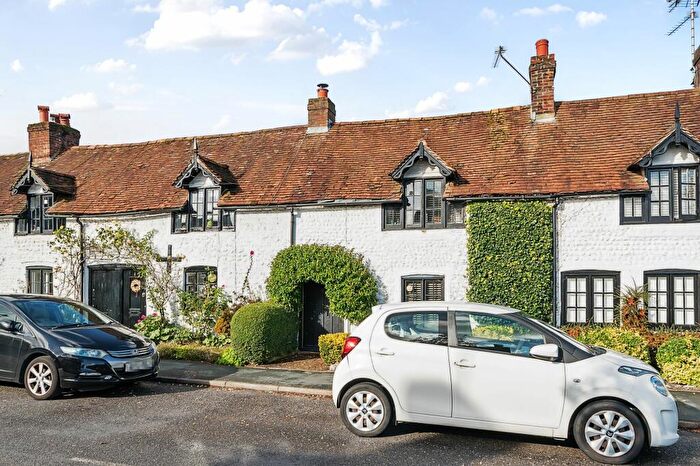 1 Bedroom Cottage For Sale In Arundel Road, Angmering, BN16