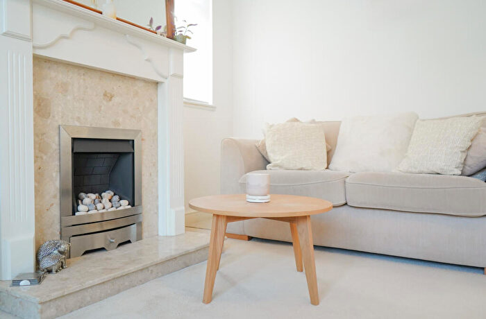 2 Bedroom Semi-Detached House For Sale In Cardington Road, Bedford, MK42