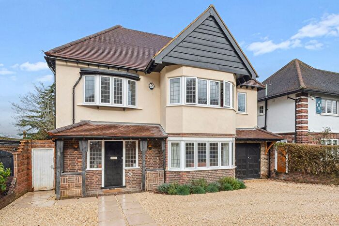 4 Bedroom Detached House For Sale In Hillcrest Gardens, Esher, KT10