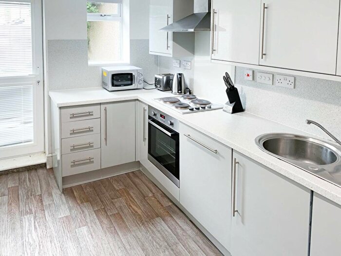 4 Bedroom House To Rent In High Street, Kingswood, Bristol, BS15