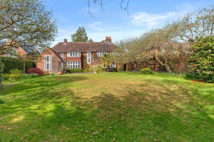 4 Bedroom Detached House For Sale In Caledon Road, Beaconsfield, HP9