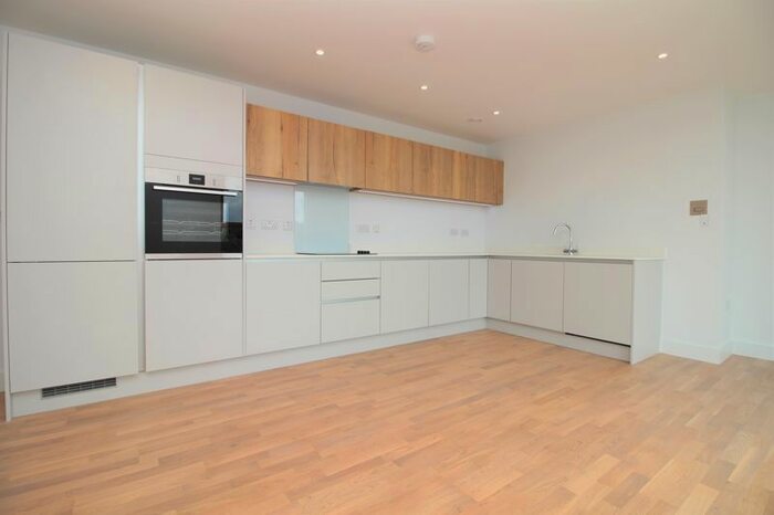 2 Bedroom Flat To Rent In Temple Street, Keynsham, Bristol, BS31