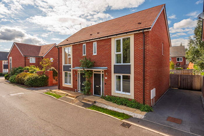 3 Bedroom Semi-Detached House To Rent In Scantlebury Way, Wantage, OX12