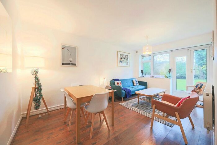 3 Bedroom Flat To Rent In Willowmead Close, London, W5