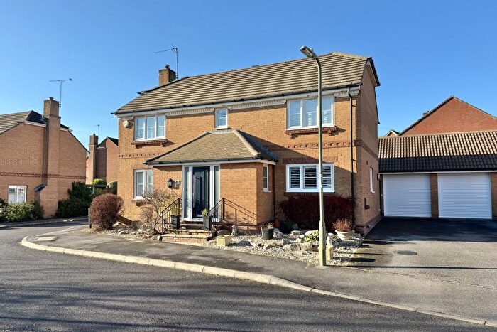 4 Bedroom Detached House For Sale In Dickens Drive, Whiteley, PO15