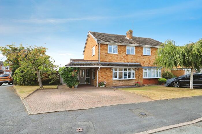 3 Bedroom Semi-Detached House For Sale In Oakshaw Close, Coven, Wolverhampton, WV9