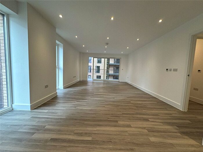 2 Bedroom Flat To Rent In Citrine House, Colindale Garden, London, NW9