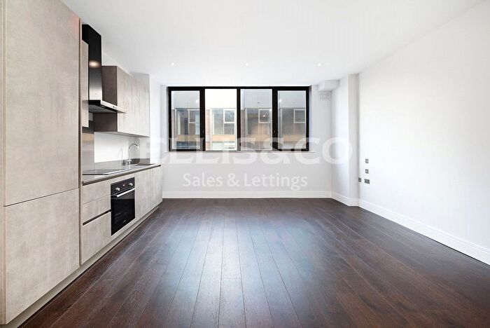 2 Bedroom Flat To Rent In High Road, Whetstone, N20