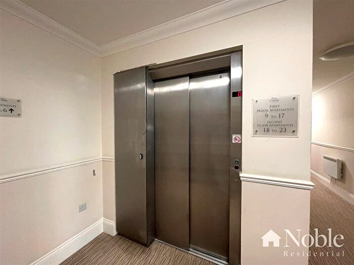 1 Bedroom Flat For Sale In Hornchurch Road, Hornchurch, RM12