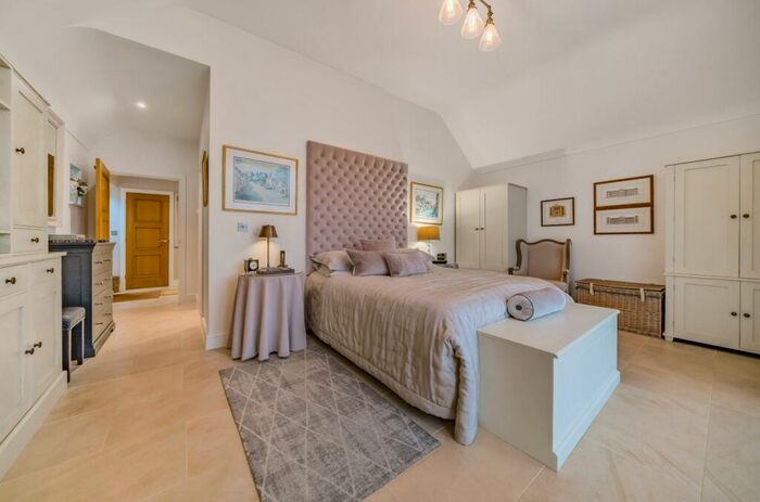 2 Bedroom Detached House For Sale In Colebrook Field, Ropley, Alresford, Hampshire, SO24