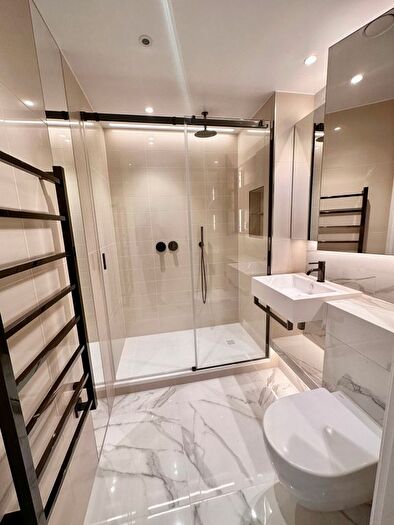 2 Bedroom Flat To Rent In Cascade Way, London, W12